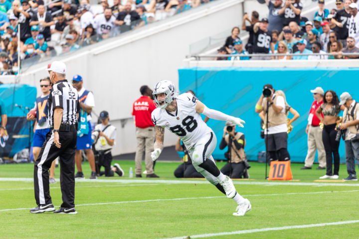 maxx-crosby-odds-bears-lead-as-trade-talk-heats-up