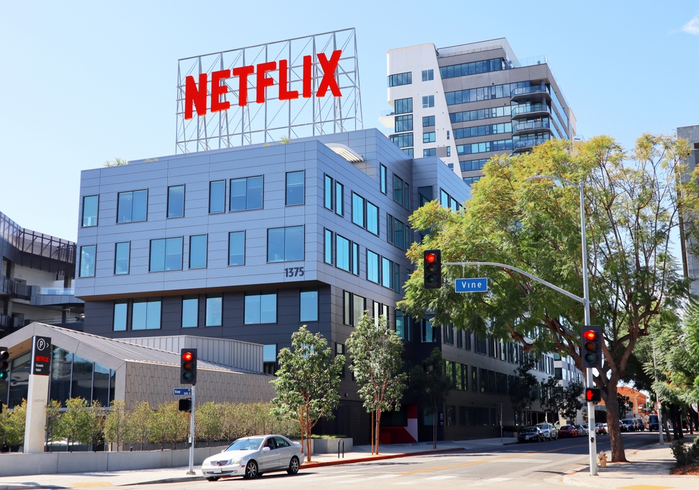 trump-discloses-netflix-bond-buys-amid-wbd-bid