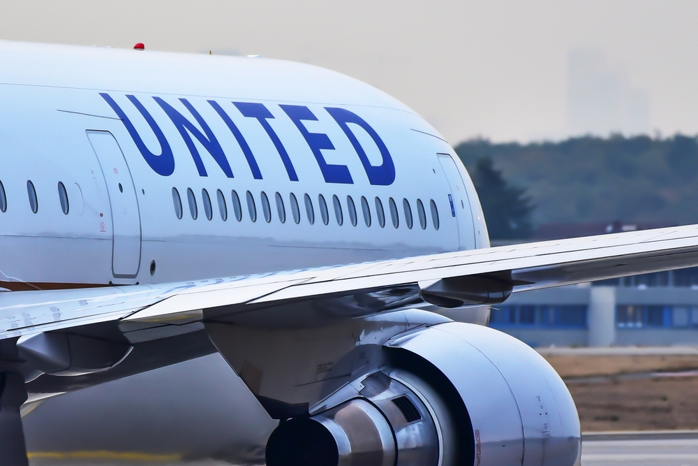 united-787-returns-to-lax-after-engine-fire-warning