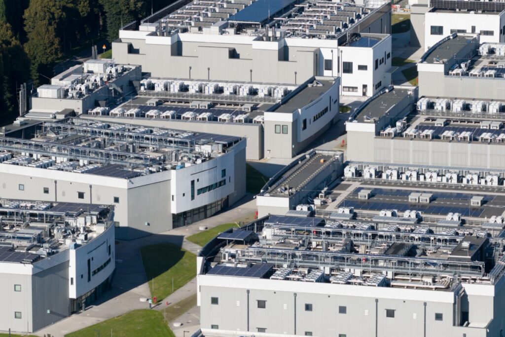 Maine-Moves-to-Pause-Large-AI-Data-Centers