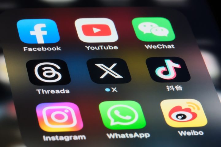 france-bans-social-media-for-children-under-15