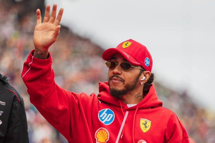 hamilton-takes-silverstone-sprint-pole