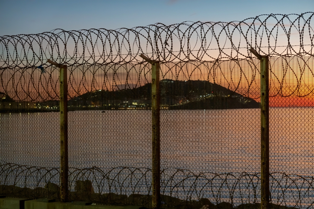spain-sends-troops-to-ceuta-amid-migrant-surge