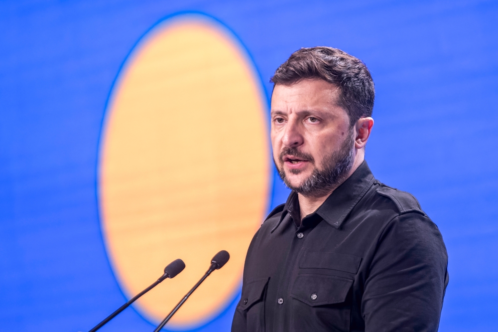 zelenskyy-faces-pressure-as-protests-demand-fedorov’s-return