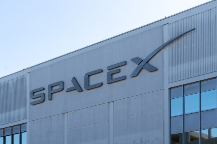 SpaceX Revenue Surges as Musk Weighs Tesla Merger